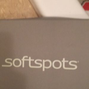 Softspots Boots Size 6M (light tan)